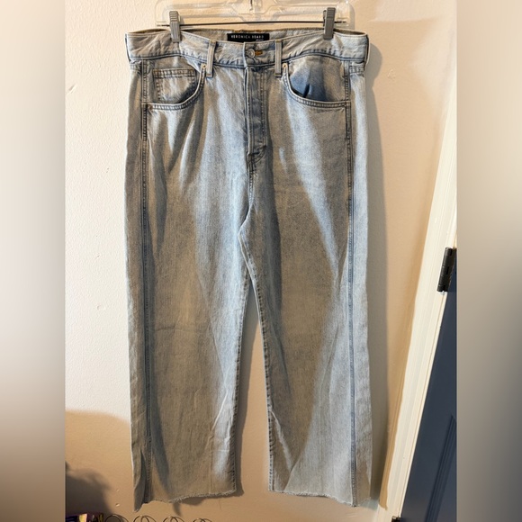 Veronica Beard Taylor Relaxed Wide Leg Jeans High Rise Light Wash Frayed Hem 31 - Picture 12 of 14